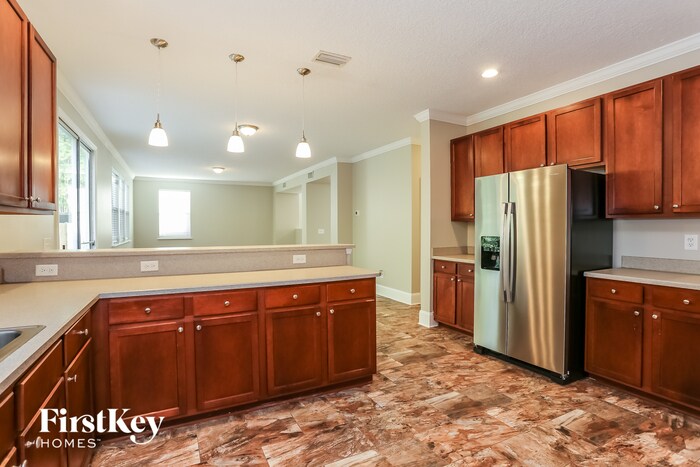 Building Photo - 12156 Pebble Point Dr E
