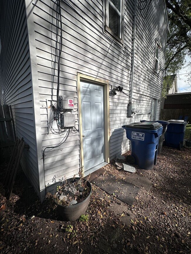 Building Photo - 303 Weston Ave