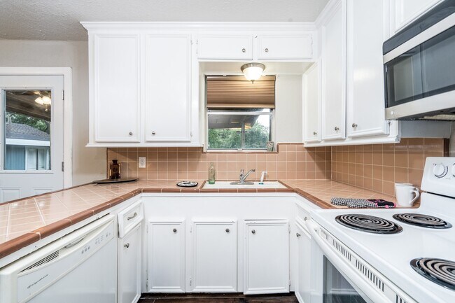 Building Photo - 503 Carrell St
