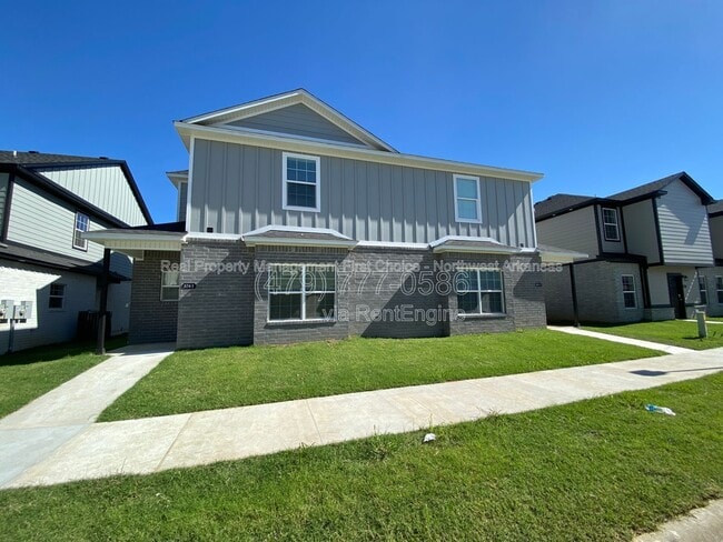 Building Photo - 798 S Benchmark Ln