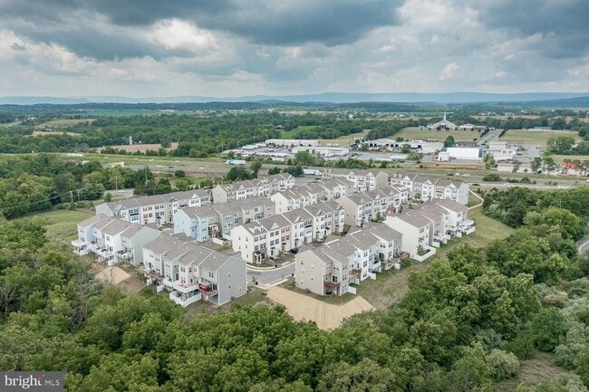 Building Photo - 227 Schramm Lp