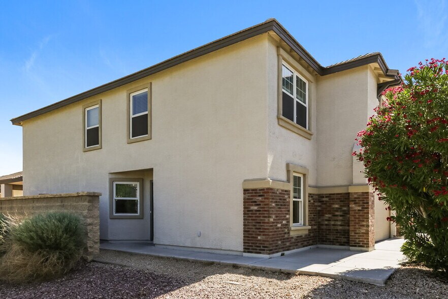 Building Photo - 18192 W Bridger St