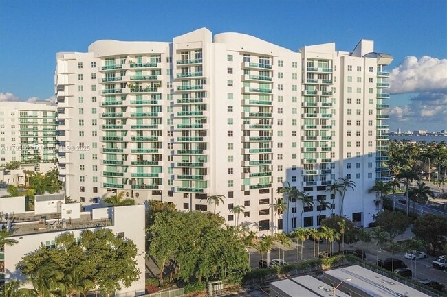 Building Photo - 7910 Harbor Island Dr
