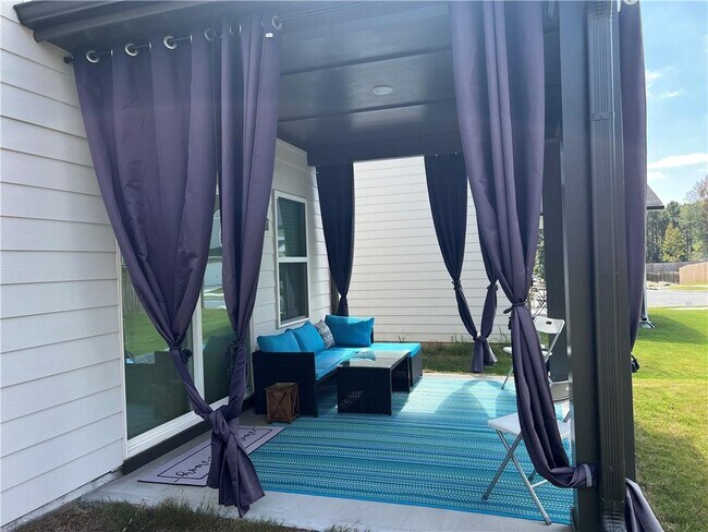 Building Photo - 242 Wells Cir