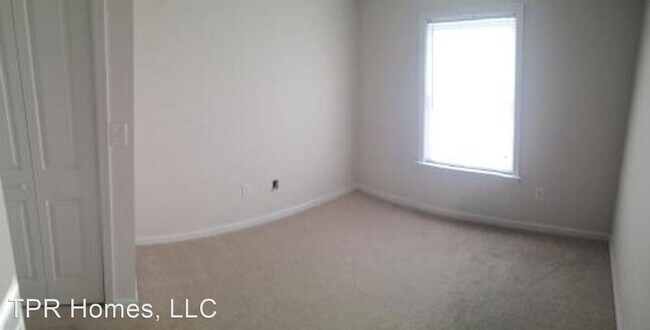 Building Photo - 3 br, 1.5 bath House - 2646 E Mayfield St