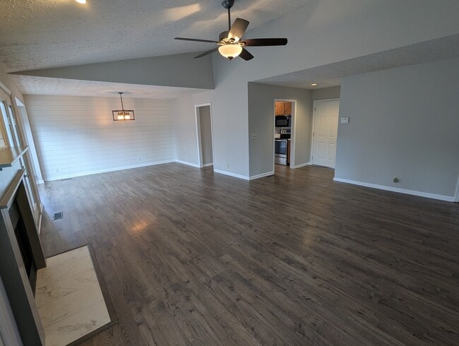 Building Photo - 1403 Cedardale Ct