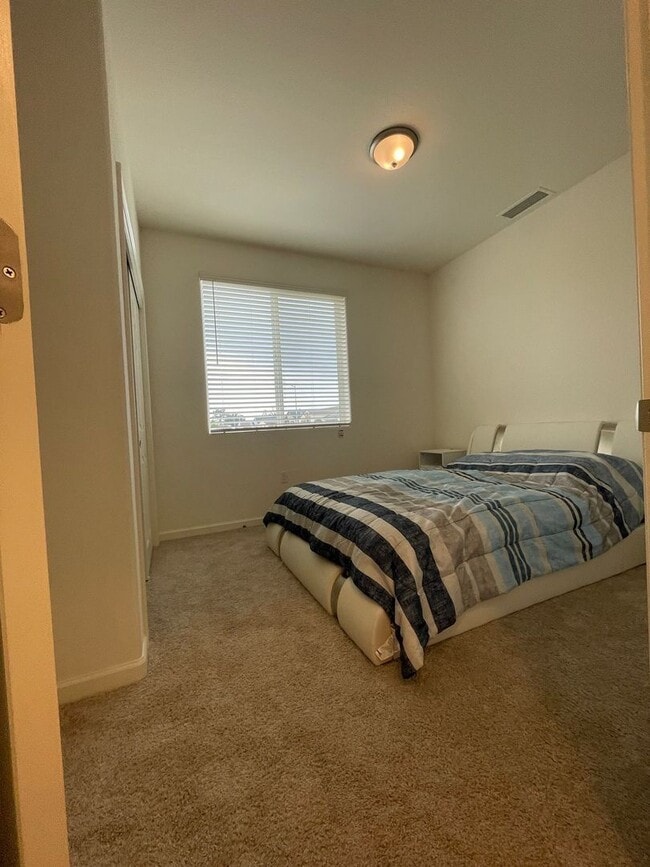 Building Photo - Spacious Modern Family Home in Prime Fresno Location!