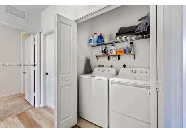 Building Photo - 3529 NW 29th Pl