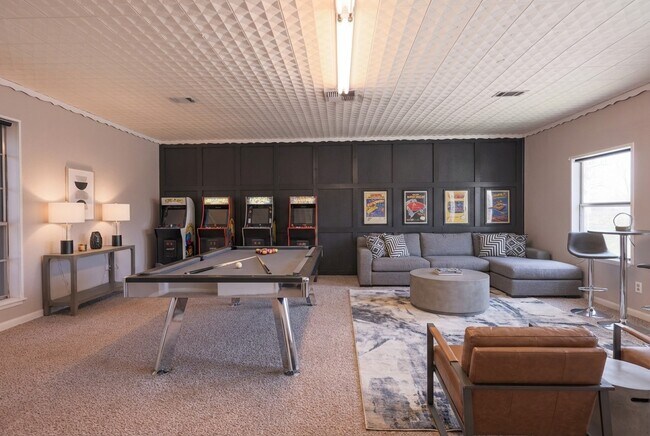 Building Photo - 20427 Lakeside Dr