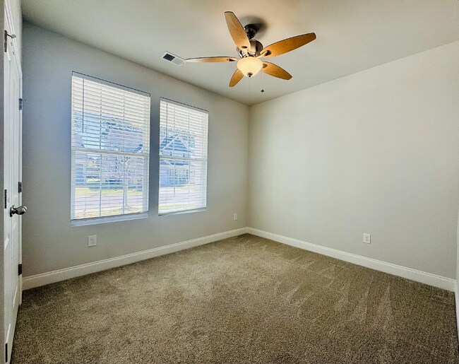 Building Photo - 2422 Capri Ct
