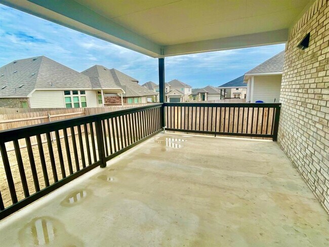 Building Photo - 6800 Covina Ln