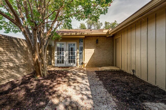Building Photo - 8117 West Ct