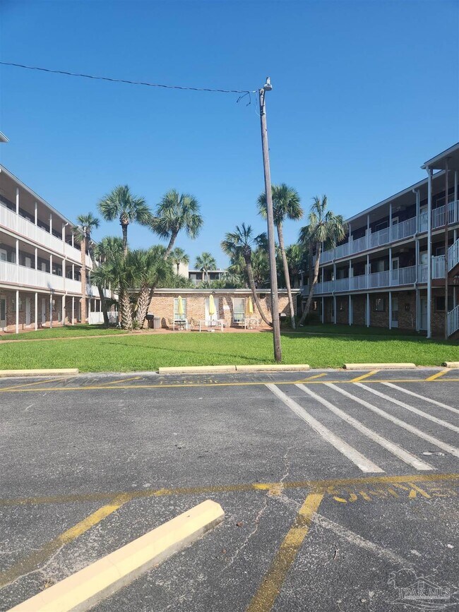 Building Photo - 600 Scenic Hwy