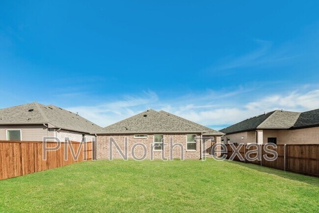 Building Photo - 515 Parrino pkwy