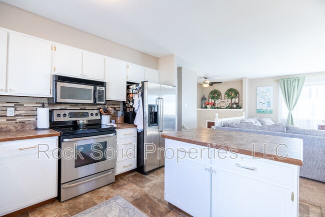 Building Photo - 1308 Green Acres Ct