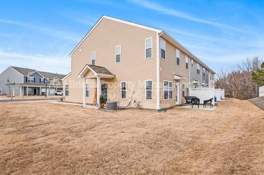 Building Photo - 6549 Revolutionary Trail