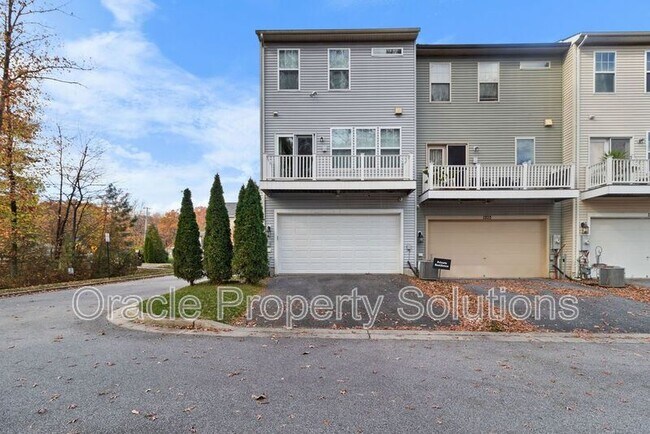 Building Photo - 1201 Falcon Point Dr