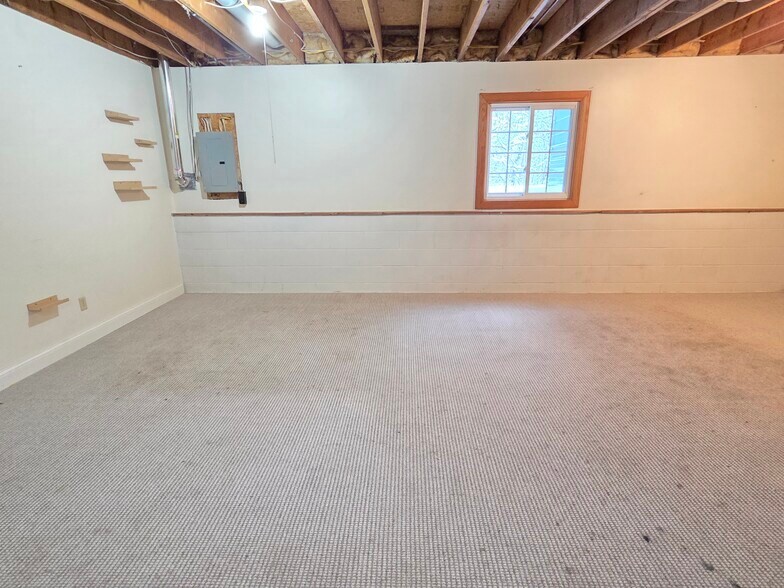 Building Photo - 220 Leighton Dr