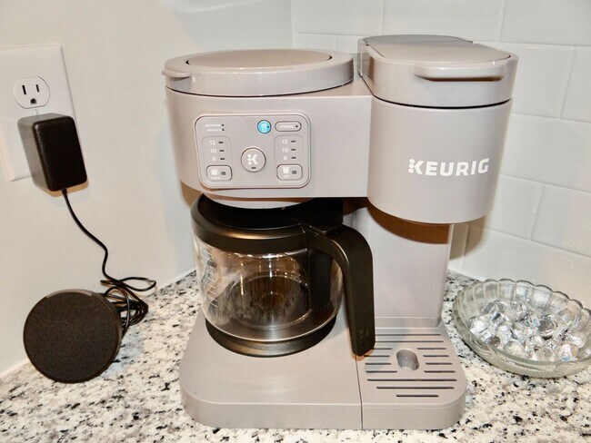 Building Photo - All Inclusive Seasonal Rental Available January 5-March 31st.