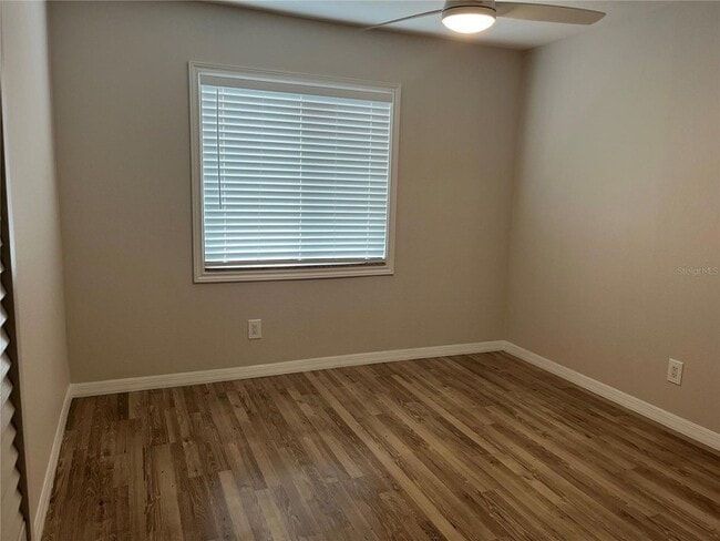 Building Photo - 528 Golden Raintree Pl