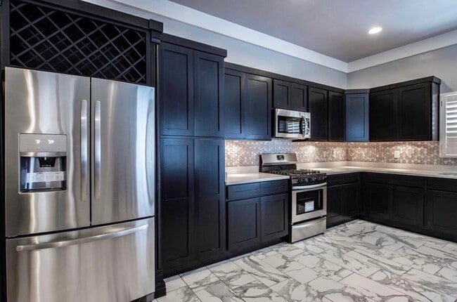 Building Photo - 14832 Boer Trl Ave