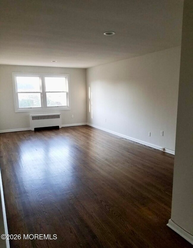 Building Photo - 320 8th Ave