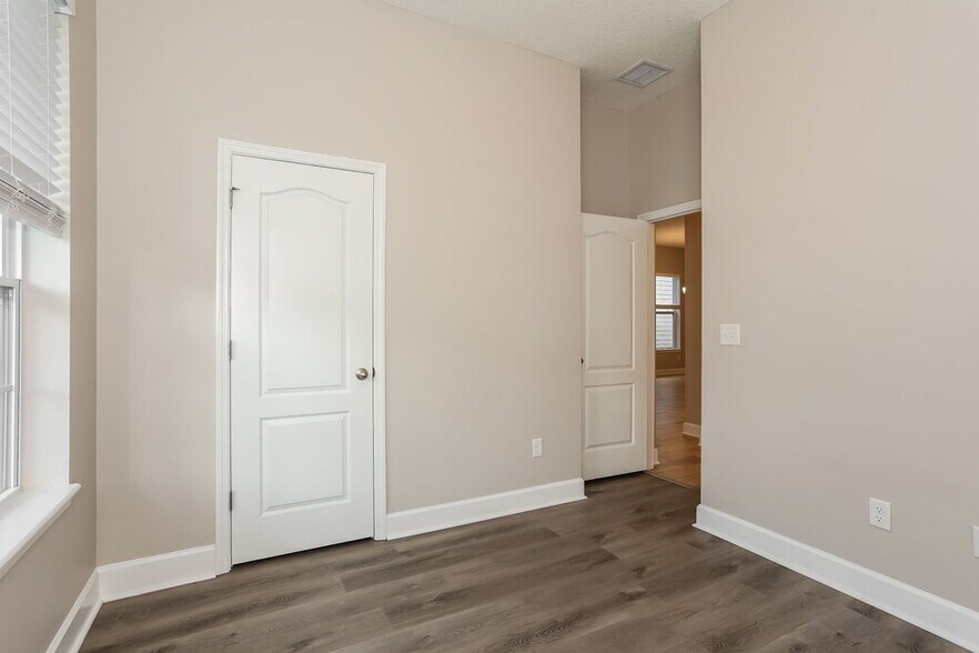 Building Photo - 31 Spindrift Ct