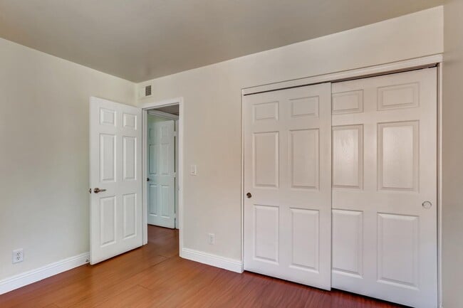 Building Photo - 5229 Indian River Dr
