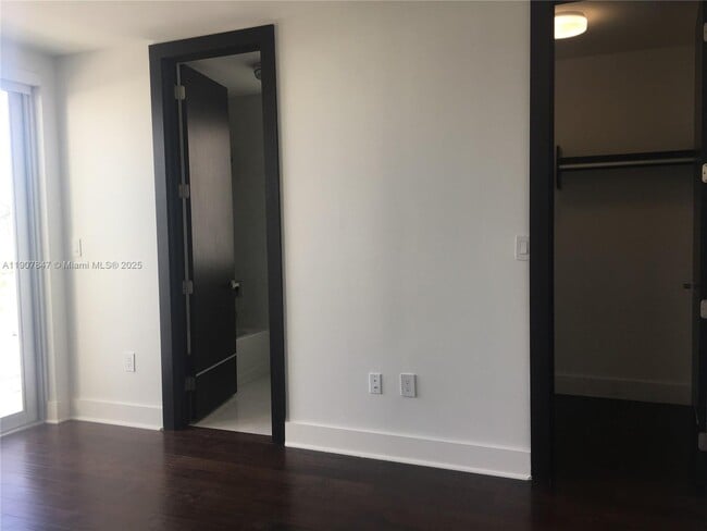 Building Photo - 8258 NW 33rd Terrace