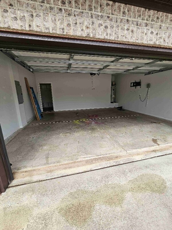 Building Photo - 111 Tommy Cir