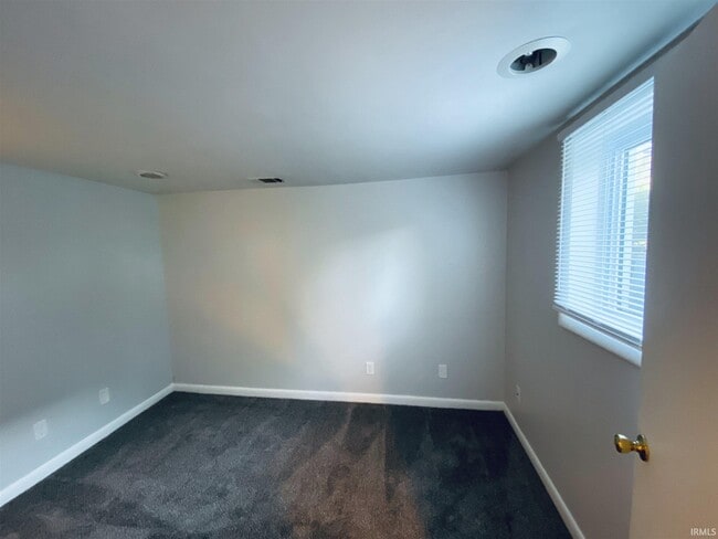 Building Photo - 108 E Cottage Grove Ave