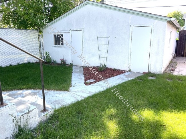 Building Photo - 3 Bedroom 2 Bath House for Rent - Pet Frie...