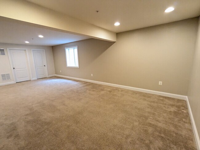 Building Photo - STUNNING Single Family Home in Brunswick C...