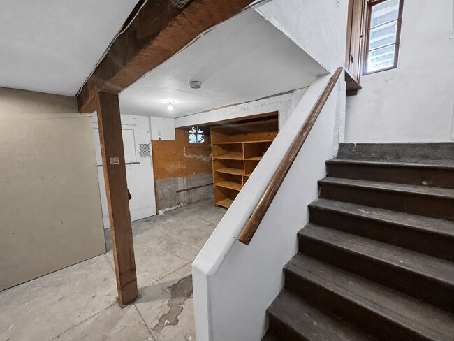 Building Photo - 352 Glen Ellen Dr
