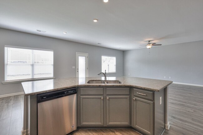 Building Photo - 212 Eusa Cantrell Ln