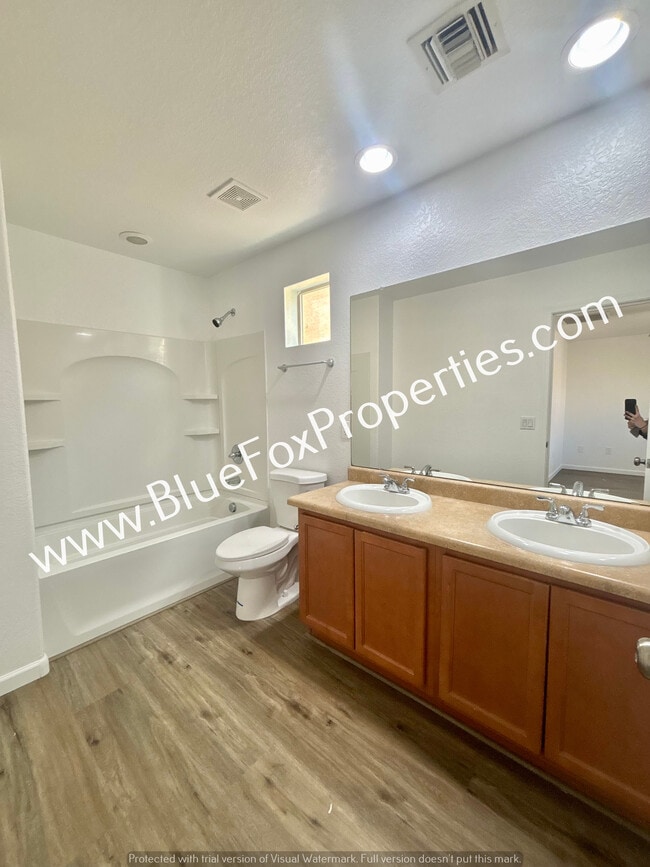 Building Photo - 10579 E Pleasant Pasture Dr