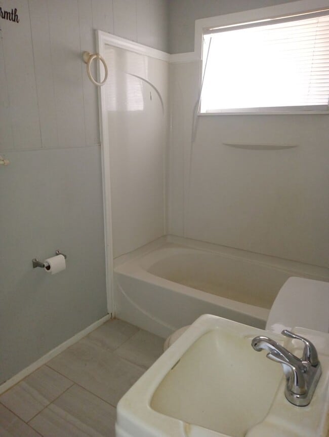 Building Photo - 3403 Raymo Dr