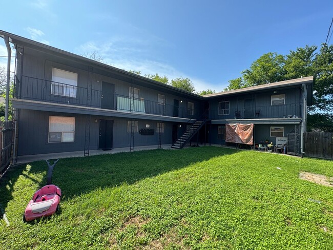 Primary Photo - 425 W Avenue C