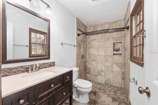 Building Photo - 8305 SW 46 Ln