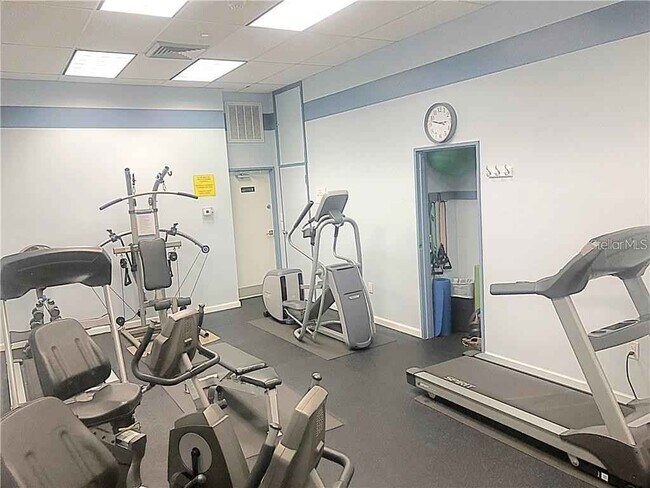 Exercise Room - 400 Island Way