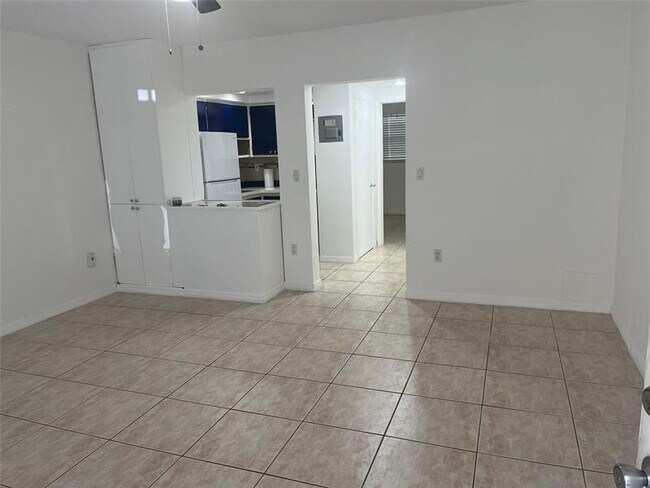 Building Photo - 2001 S Ocean Dr