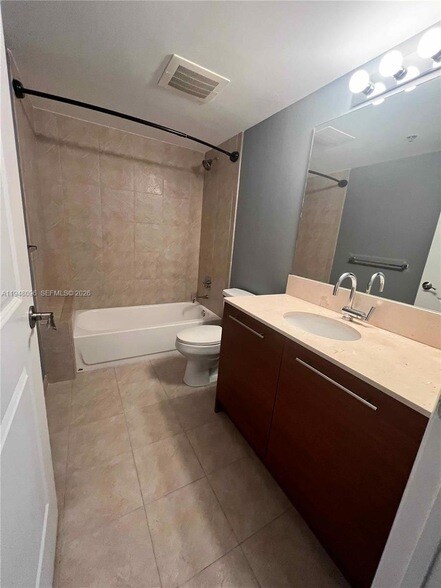 Building Photo - 2641 N Flamingo Rd