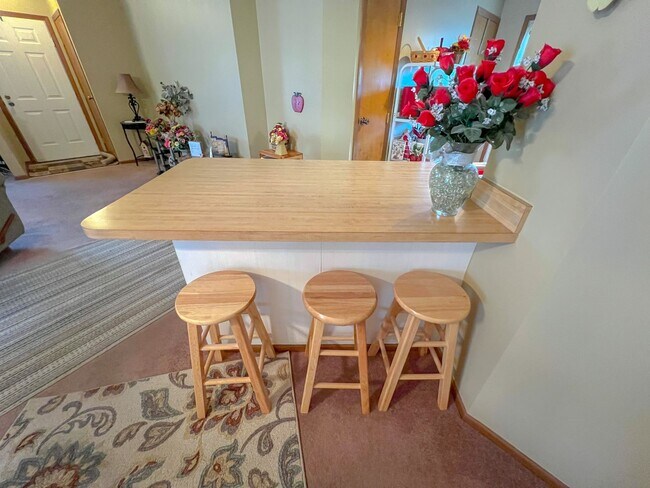 Building Photo - Stunning Rental Home in Indian Creek - Rey...