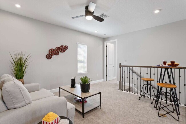 Building Photo - "Spacious 4-Bed, 4-Bath Retreat at 2612 Le...