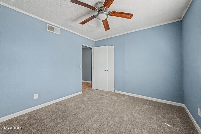 Building Photo - 2135 W Hadley St