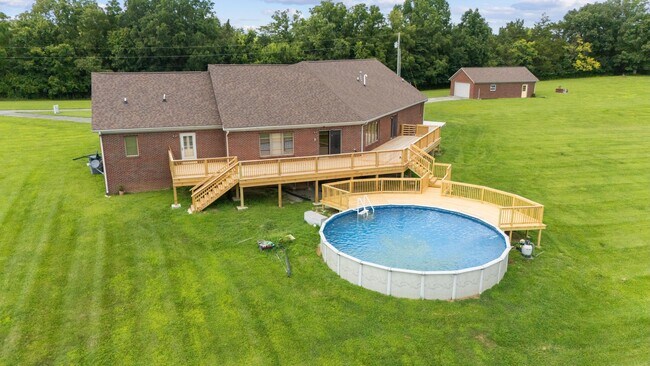 Building Photo - 1221 Hawthorne Ln