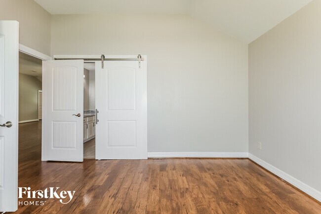 Building Photo - 12064 Maverick Dr