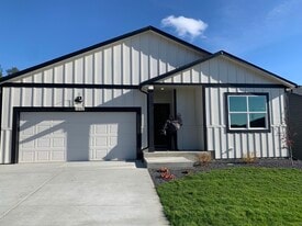 Building Photo - 3242 N Stanley Rd