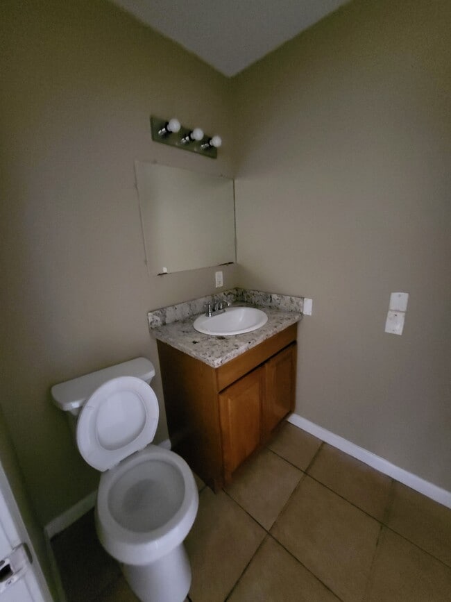 Building Photo - 9628 El Scott Ave