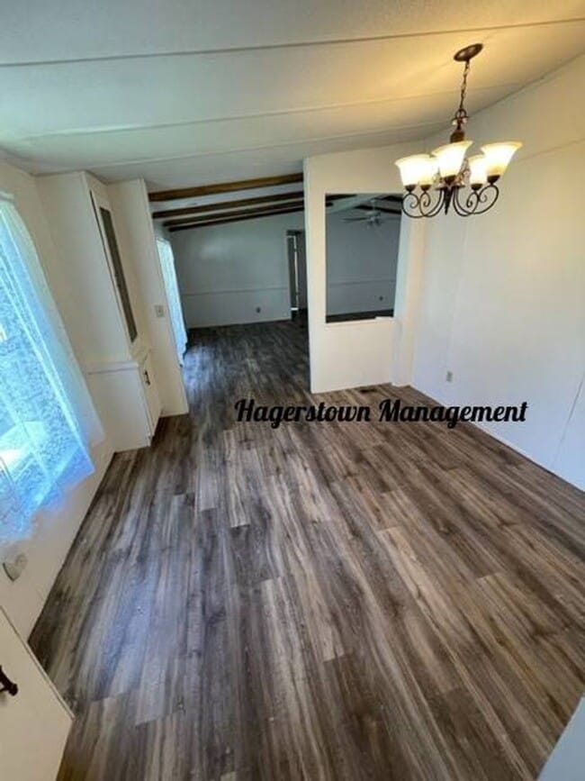 Building Photo - Property In Country Setting